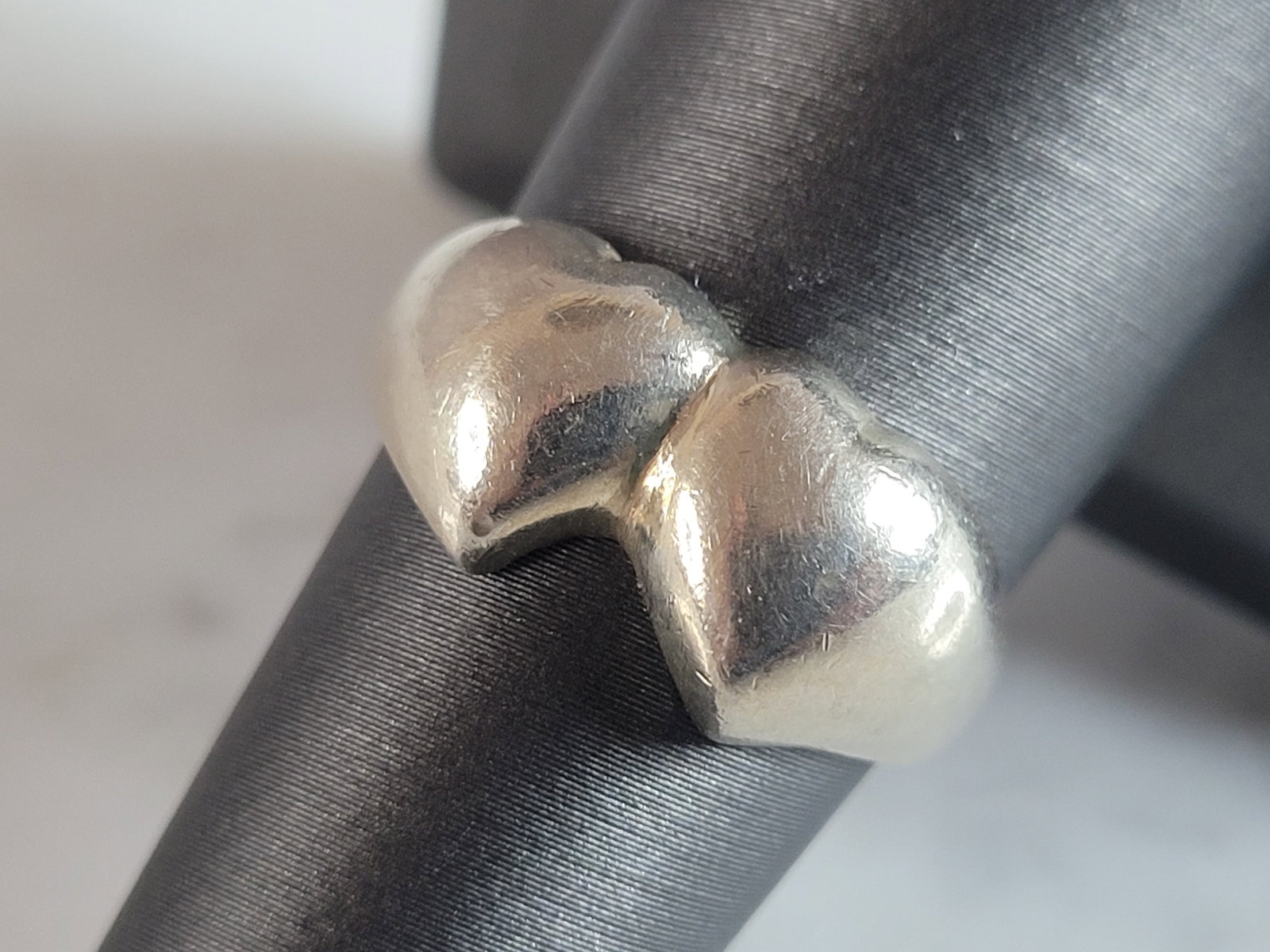 Womens Vintage Estate Sterling Silver Double Heart Ring: A WOMENS VINTAGE ESTATE STERLING SILVER DOUBLE HEART RING. THE RING SIZE IS A 8.0, AND WEIGHS 4.9g. THE WIDTH OF THE RING IS 3/8". WOULD MAKE A NICE GIFT FOR THAT SOMEONE SPECIAL. ANY QUESTIONS PLEASE