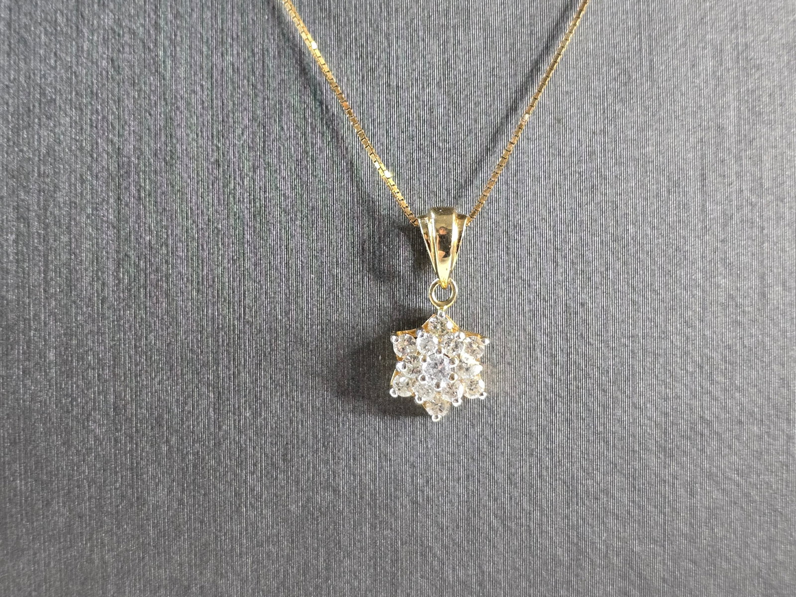 Womens Vintage Estate 14K Gold Diamond Pendant Necklace (1 of 4)
