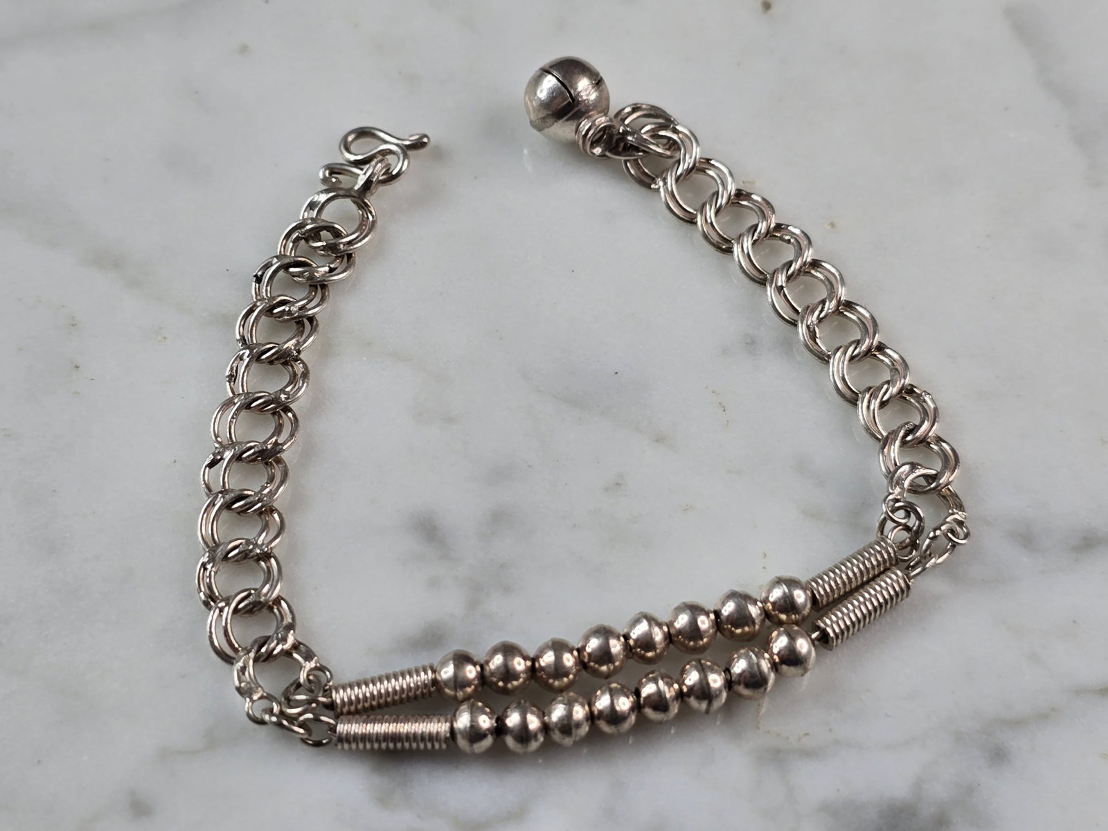 Womens Vintage Estate Sterling Silver Modernist Bracelet: FOR SALE IS THIS WOMENS VINTAGE ESTATE STERLING SILVER MODERNIST BRACELET. THE TOTAL WEIGHT IS 7.3g. THE BRACELET MEASURES 6 1/2" LONG BY 5/16" WIDE. MAKES A GREAT GIFT FOR THAT SPECIAL SOMEONE. ANY Q