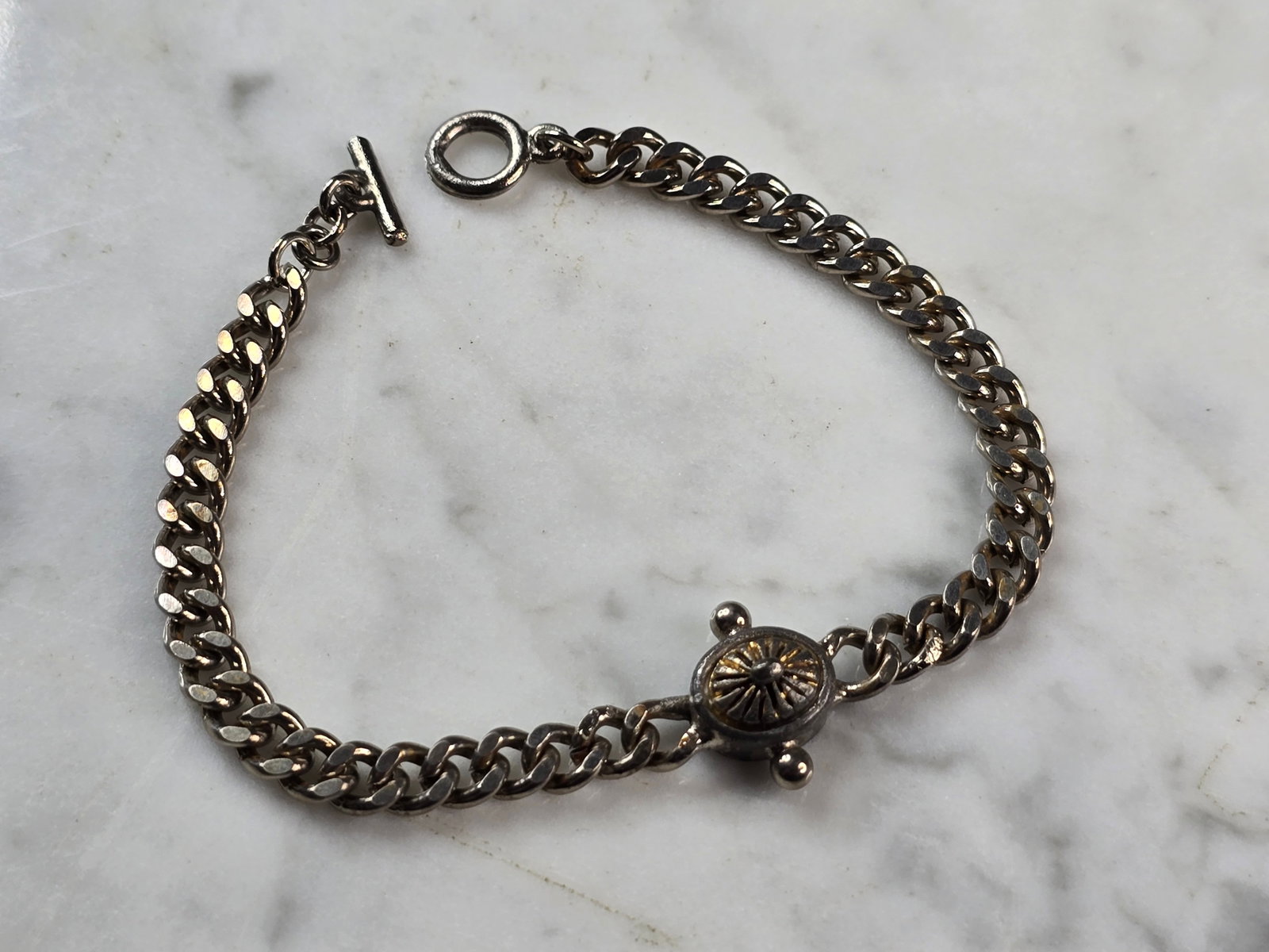 Womens Vintage Estate Sterling Silver Modernist Bracelet: FOR SALE IS THIS WOMENS VINTAGE ESTATE STERLING SILVER MODERNIST BRACELET. THE TOTAL WEIGHT IS 11.0g. THE BRACELET MEASURES 7 3/8" LONG BY 1/2" WIDE. MAKES A GREAT GIFT FOR THAT SPECIAL SOMEONE. ANY Q