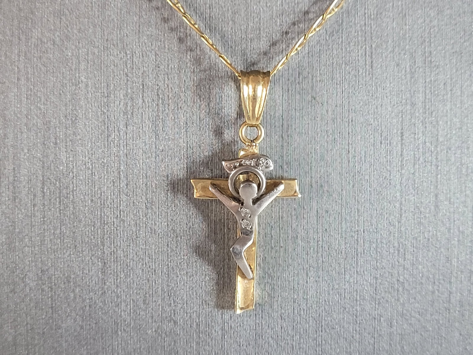 Vintage Estate 18k Gold Religious Cross Pendant Necklace (1 of 4)