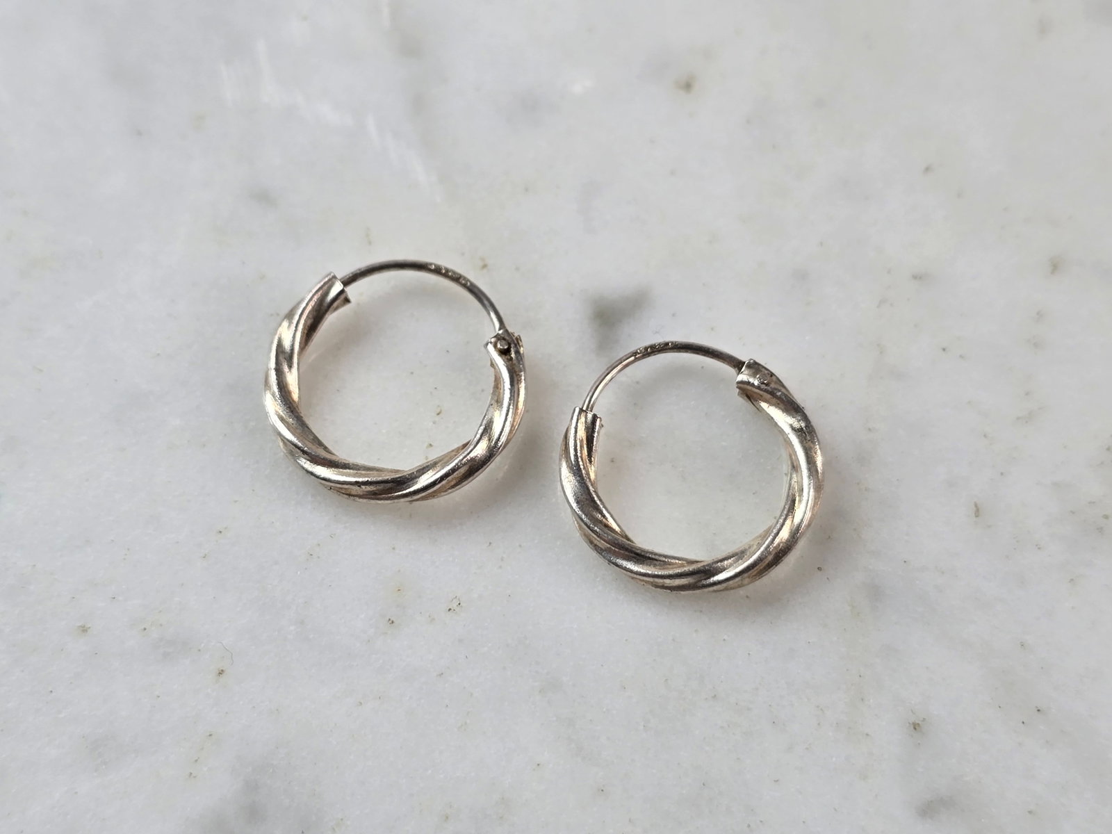 Womens Vintage Estate Sterling Silver Hoop Earrings (1 of 3)