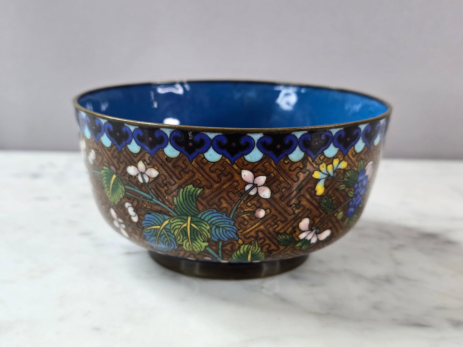 DECORATIVE VINTAGE ANTIQUE CHINESE CLOISONNE FLOWAL RICE BOWL (1 of 5)