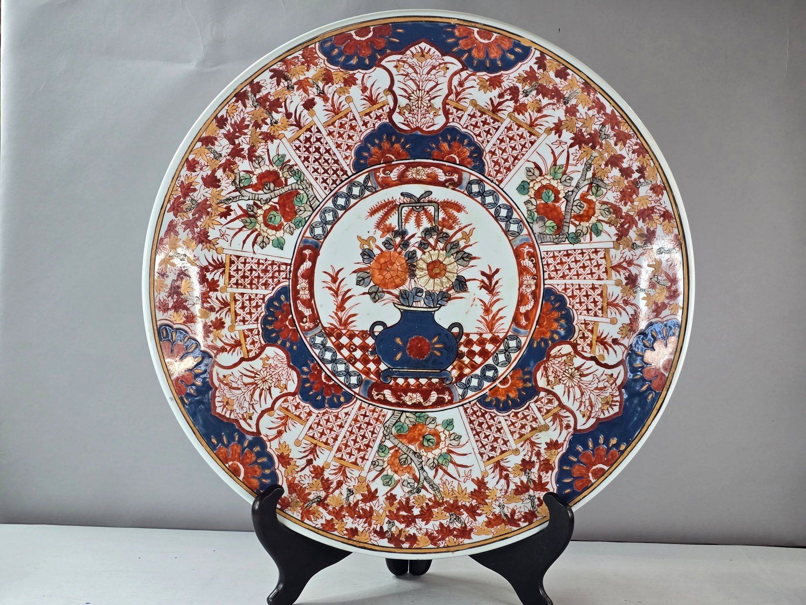 Decorative Vintage Antique Japanese Porcelain Imari Charger Plate (1 of 7)