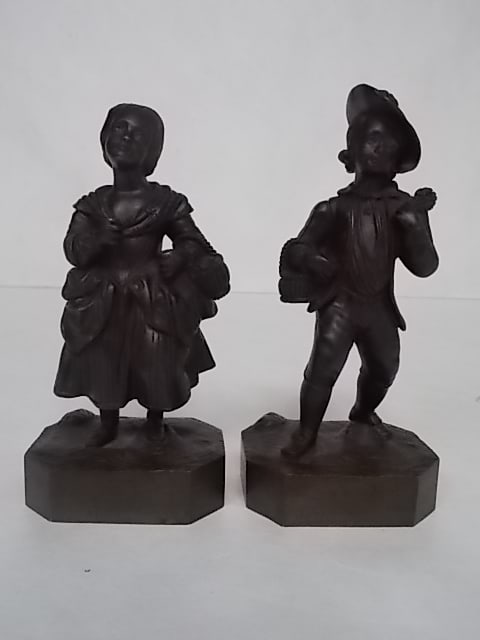 PR OF ANTIQUE BRONZE COLONIAL FIGURES: A PAIR OF DECORATIVE ANTIQUE BRONZE COLONIAL FIGURES THAT MEASURE ABOUT 5 3/4" TALL, WITH A BASE THAT MEASURES 2 3/4" BY 2". CONDITION IS GREAT FOR THEIR AGE. SHIPPING AND HANDLING IS $25 WITHIN THE C