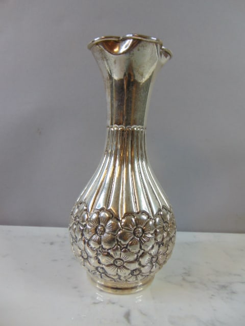 Vintage Antique .900 Coin Silver Daisy Vase: A beautiful vintage antique .900 coin silver daisy vase. Vase measures about 8 1/2" tall by about 4" wide, and weighs 282.4g. Condition appears to be very good. Any questions please do not hesitate to