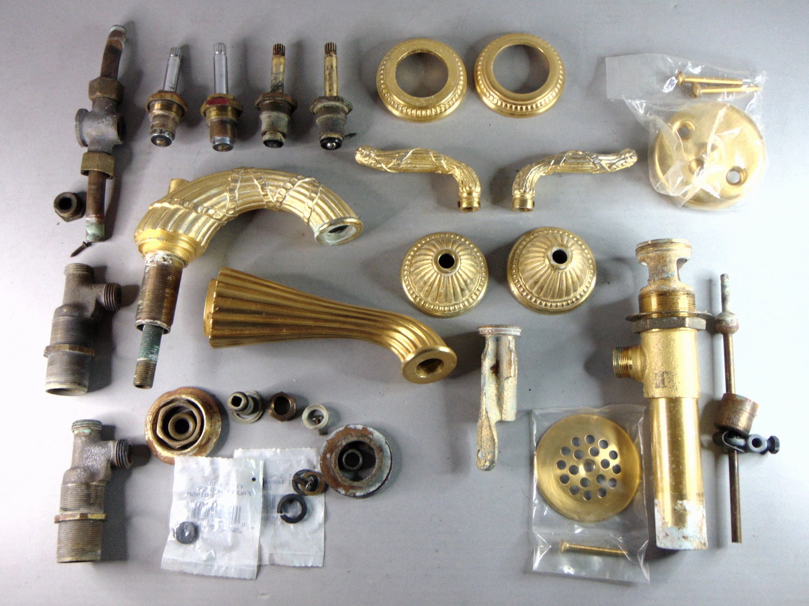 Vintage Estate Gold Plate Louis Seize Lever Sink Faucet & Bathtub Set (1 of 9)