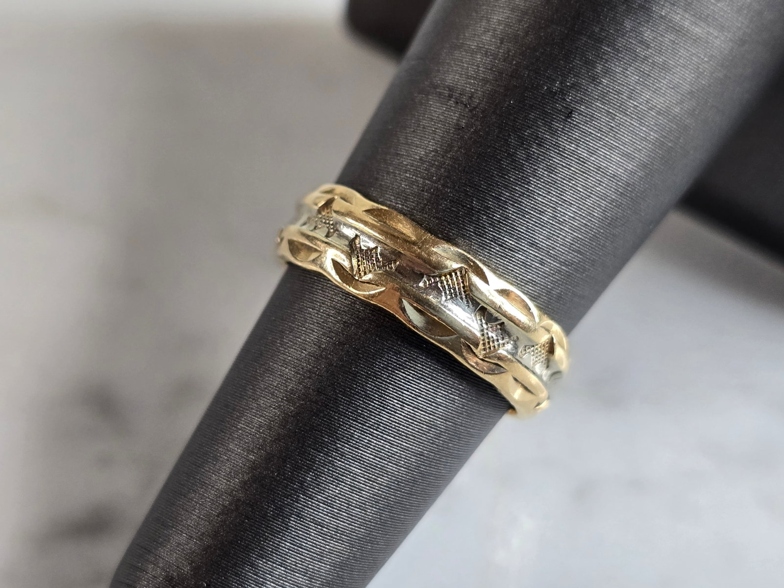 Womens Vintage Estate 10K Mixed Gold Etched Gladstone Band Ring (1 of 5)