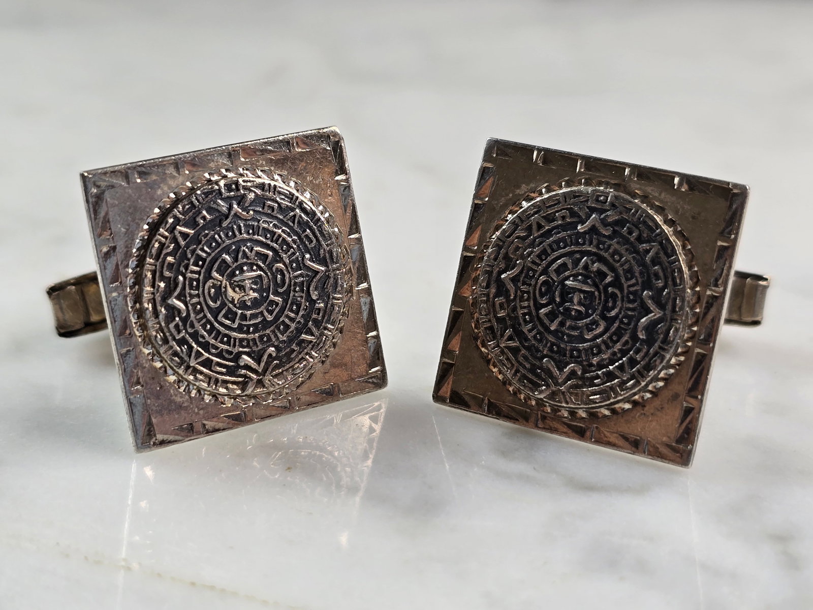 Mens Vintage Estate Sterling Silver Incan Mayan Calendar Cuff Links (1 of 3)