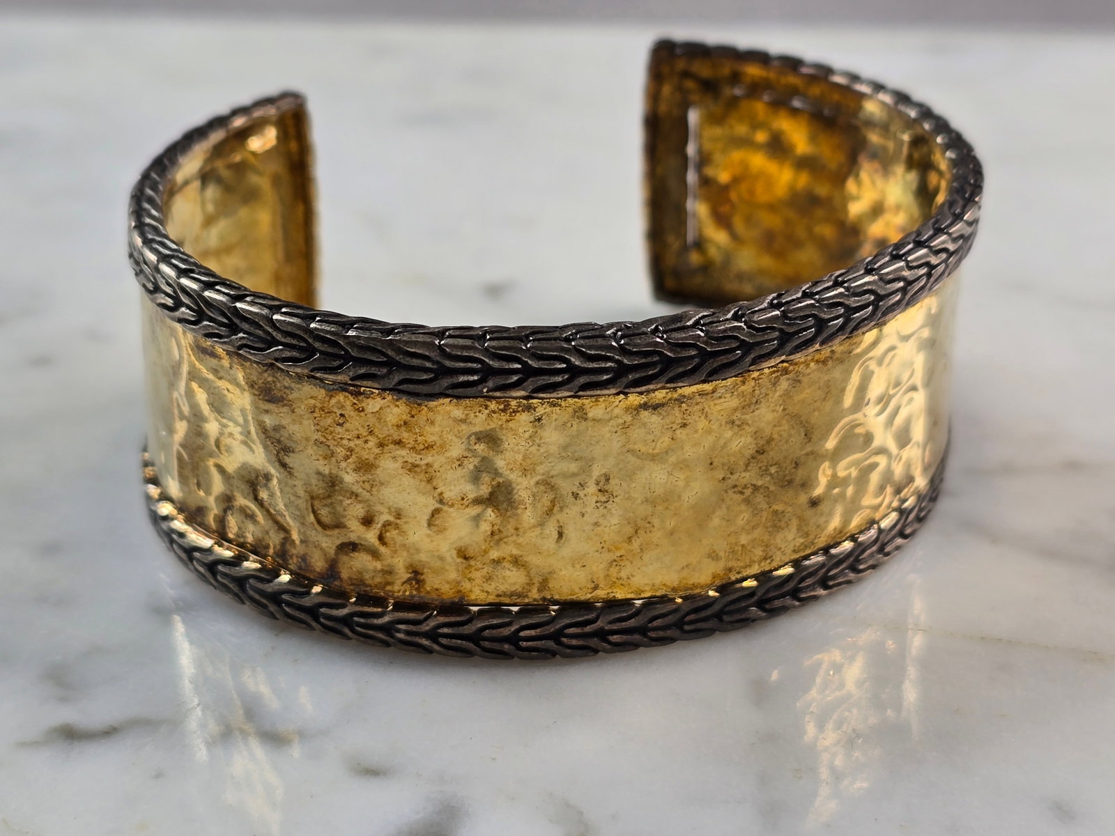 Womens Estate Sterling Silver Gold Tone Modernist Cuff Bracelet: A LOVELY VINTAGE ESTATE STERLING SILVER GOLD TONE MODERNIST CUFF BRACELET. BRACELET MEASURES 7" IN CIRCUMFERENCE BY 1 1/8" WIDE AND WEIGHS 38.7g. THIS WOULD MAKE A LOVELY GIFT FOR THAT SOMEONE SPECIAL