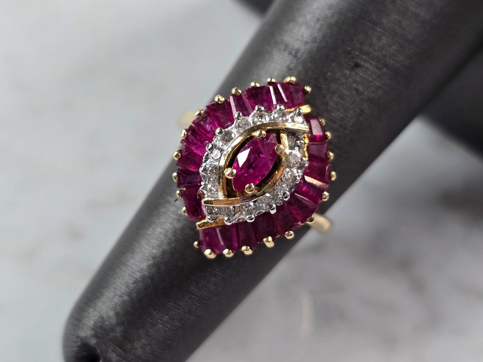 Womens Vintage Estate 14k Yellow Gold Pink Sapphire & Diamond Ring (1 of 6)