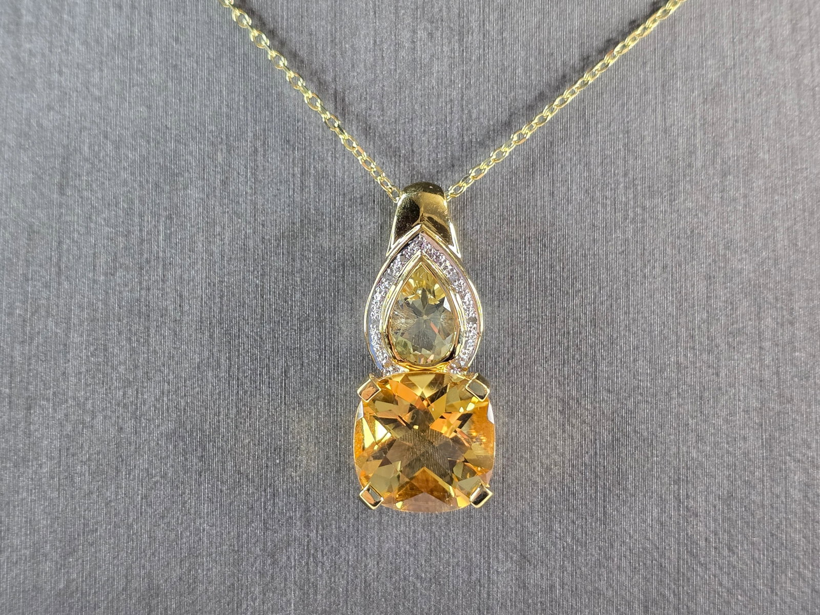 Womens Estate Sterling Silver Gold Tone Modernist Pendant Necklace: A WOMENS VINTAGE ESTATE STERLING SILVER GOLD TONE MODERNIST MULTI STONE PENDANT WITH NECKLACE. THE NECKLACE MEASURES ABOUT 18" LONG, AND THE PENDANT MEASURES 1 1/8" LONG BY 1/2" WIDE. TOGETHER THEY WE