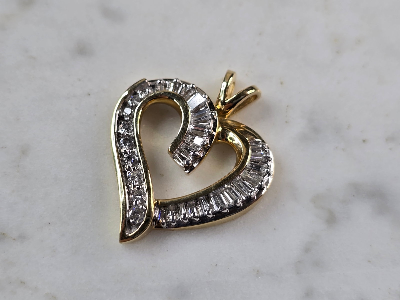 Womens Vintage Estate 14K Yellow Gold Diamond Heart Pendant (1 of 3)