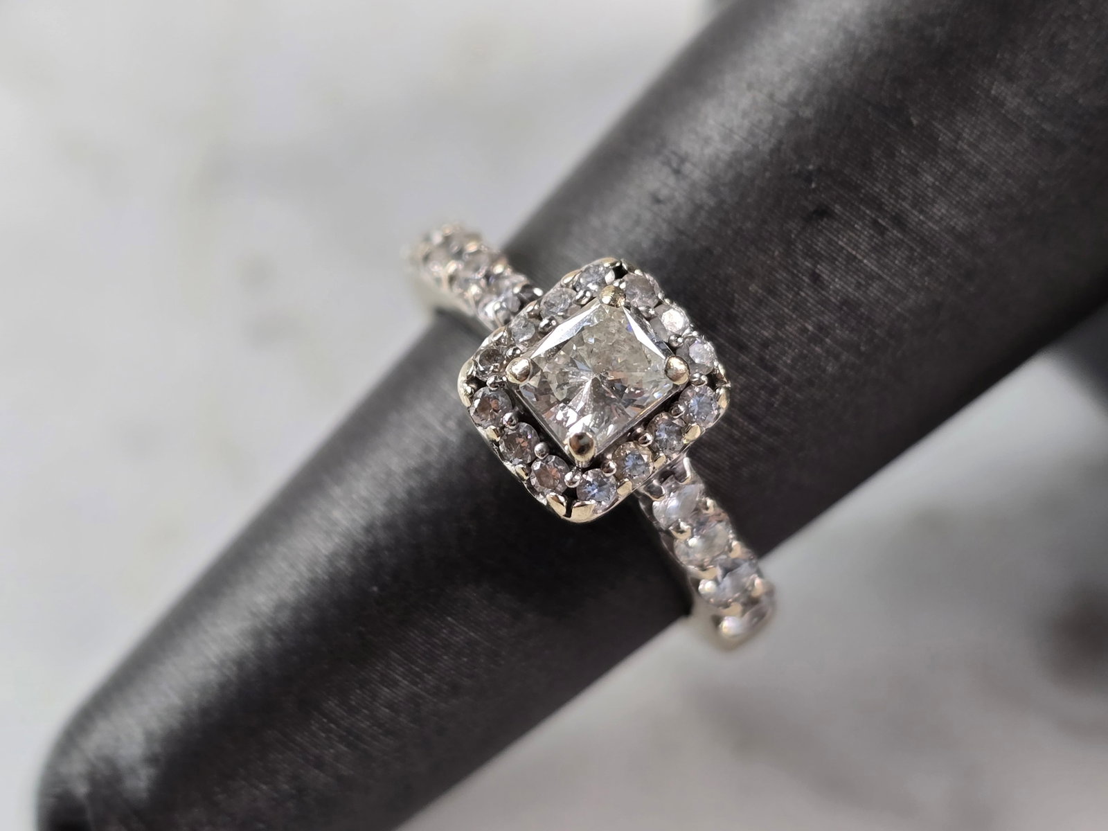 Womens Vintage Estate 14K White Gold Diamond Engagement Ring (1 of 6)