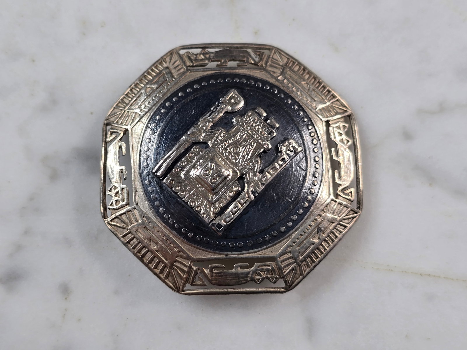 Womens Vintage Estate Sterling Silver Inca Mayan Brooch (1 of 3)