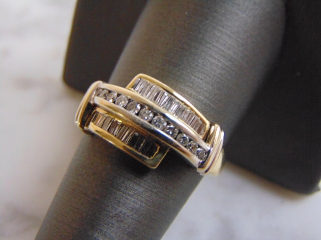Womens Vintage 14K White & Yellow Gold Diamond Ring (1 of 4)