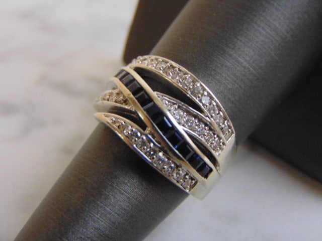 Womens Vintage 14K White Gold Sapphire & Diamond Ring (1 of 4)