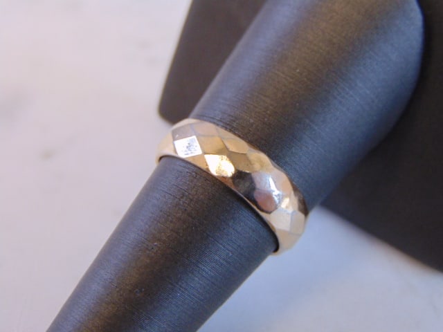 Womens Vintage Estate 10K Yellow Gold Band Wedding Ring: A WOMENS VINTAGE ESTATE 10K YELLOW GOLD WEDDING BAND RING THAT WEIGHS 3.3g. THE RING SIZE IS A 7.75, AND THE WIDTH IS 3/16". NOT MARKED BUT IT HAS BEEN TESTED AND IS GUARANTEED TO BE AS DESCRIBED. DOE