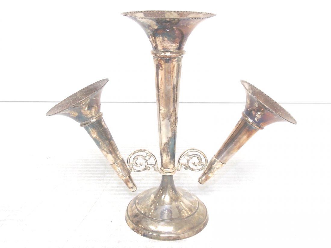 VINTAGE SILVERPLATE EPERGNE FLUTED VASE: A VINTAGE SILVERPLATE EPERGNE FLUTED VASE. VASE MEASURES 9 3/4" TALL WITH A 4" DIAMETER BASE. SHIPPING AND HANDLING IS $30 WITHIN THE CONTINENTAL US. ALL OTHER STATES AND COUNTRIES PLEASE CONTACT FOR 