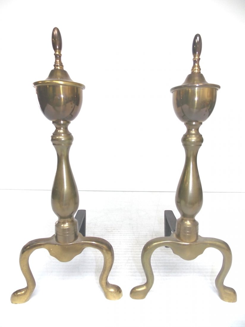PAIR OF VICTORIAN STYLE BRASS FIREPLACE ANDIRONS: A LOVELY DECORATIVE PAIR OF VICTORIAN STYLE BRASS FIREPLACE ANDIRONS. EACH ANDIRON MEASURES 15 3/4" TALL BY 7" LONG. BOTH ARE STAMPED WITH THE LETTER "B" AND NUMBERED. BOTH ARE IN GREAT CONDITION. SHI