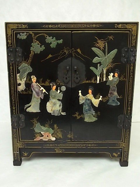ANTIQUE CHINESE ASIAN SIDE TABLE W/ SOAPSTONE: A BEAUTIFUL ANTIQUE CHINESE SIDE TABLE THAT IS DECORATED WITH HAND CARVED SOAPSTONE FIGURES THOUGHOUT. THE SIDE TABLE MEASURES 24" TALL BY 20" LONG BY 16" WIDE. CONDITION IS VERY NICE FOR ITS AGE BUT 