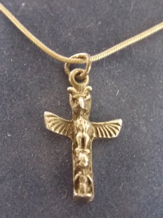 VINTAGE STERLING SILVER TOTEM POLE CRUCIFIX PENDANT (1 of 5)
