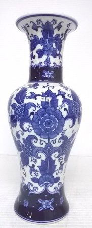 DECORATIVE CHINESE PORCELAIN FLORAL COBALT VASE (1 of 5)