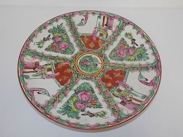 ANTIQUE CHINESE PORCELAIN ROSE MEDALLION SERVING DISH (1 of 5)