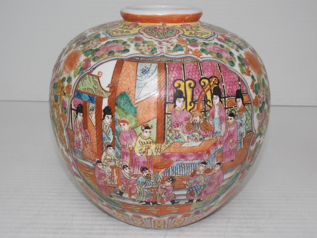 HAND PAINTED FAMILLE ROSE CHINESE PORCELAIN VASE (1 of 5)