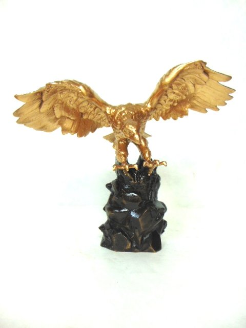 VINTAGE ANTIQUE GOLD GILT & BRONZE EAGLE STATUE (1 of 8)