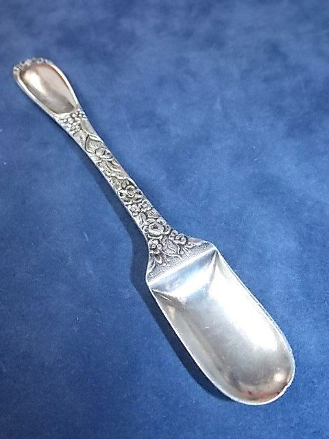 VINTAGE .925 STERLING SILVER STIEFF REPOUSSE BABY SPOON (1 of 3)