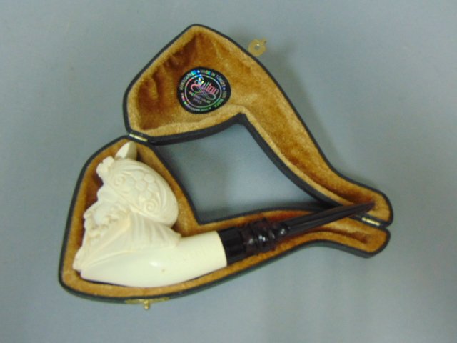 VINTAGE MEERSCHAUM ESTATE TOBACCO PIPE (1 of 7)