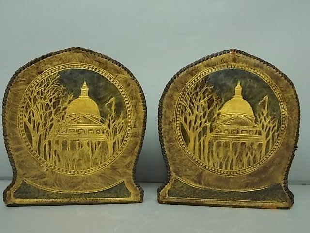 PR OF ANTIQUE LEATHER BOOKENDS (1 of 6)