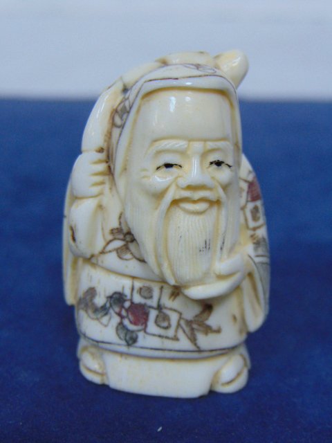 ANTIQUE CHINESE NATSUKE IVORY CHINESE IMMORTAL BUTTON (1 of 5)