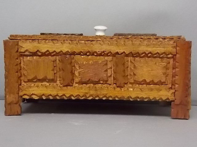 ANTIQUE PRIMITIVE HAND MADE TRAMP ART TRINKET BOX (1 of 7)