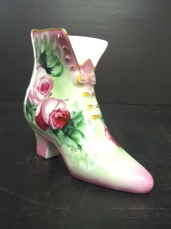 DECORATIVE PORCELAIN FLORAL LIMOGES BOOT FIGURE: FOR SALE IS THIS BEAUTIFUL DECORATIVE PORCELAIN FLORAL VICTORIAN BOOT FIGURE. PIECE MEASURES ABOUT 6 1/4" TALL BY 7 3/4" LONG BY 3 1/2" WIDE. CONDITION LOOKS GREAT NO CHIPS OR CRACKS. SHIPPING AND HAN
