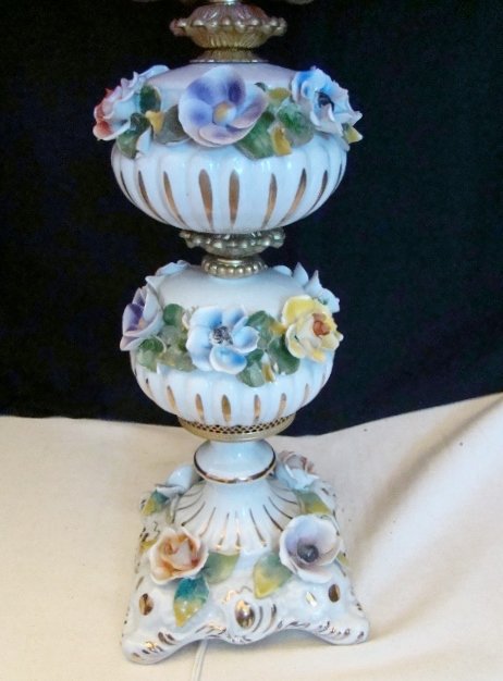 Capodimonte Vintage Table Lamp with a Glass Shade - 5