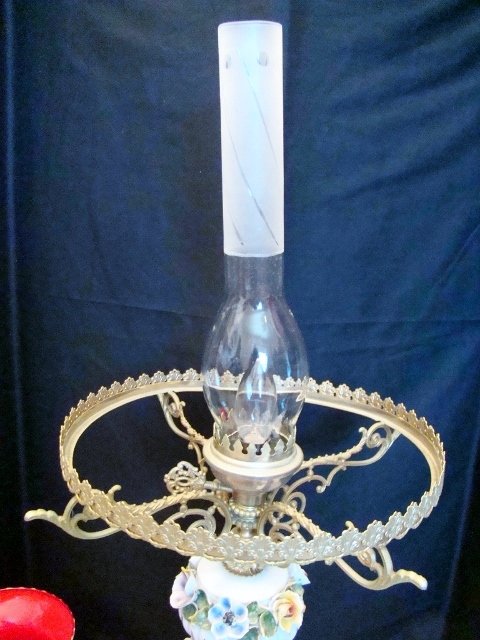 Capodimonte Vintage Table Lamp with a Glass Shade - 7