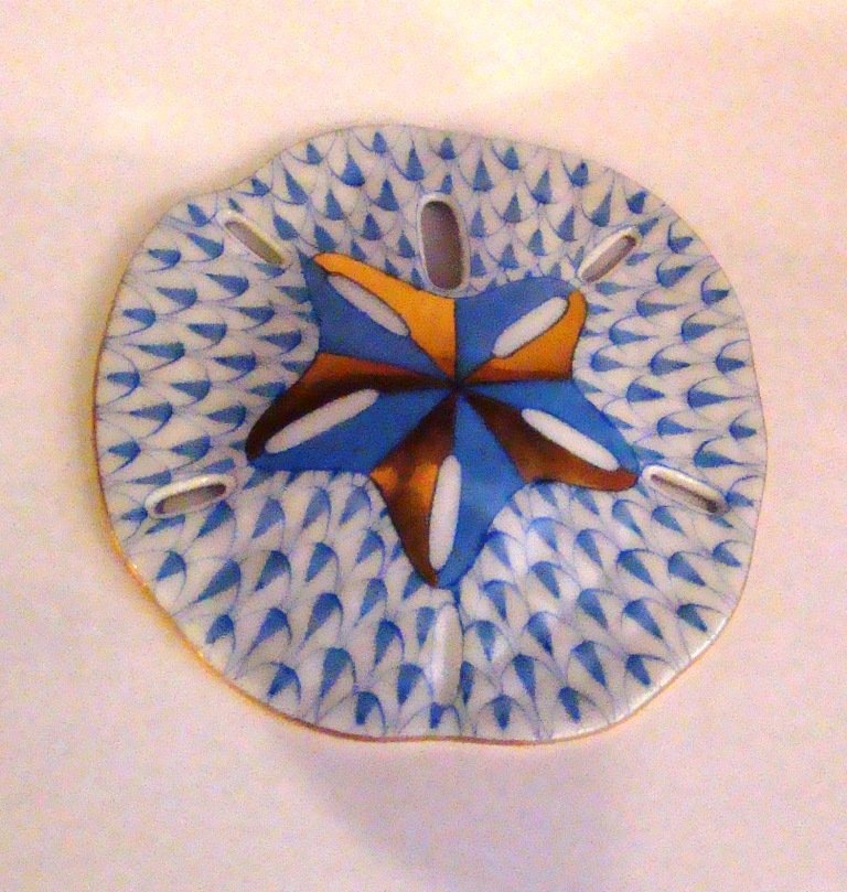 Herend, Sand Dollar, blue fishnet (1 of 2)