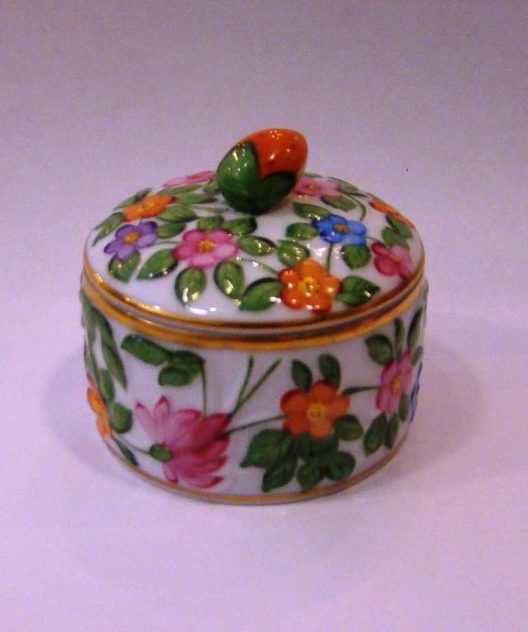 Herend, Bonbons & Covered Boxes collection (1 of 6)
