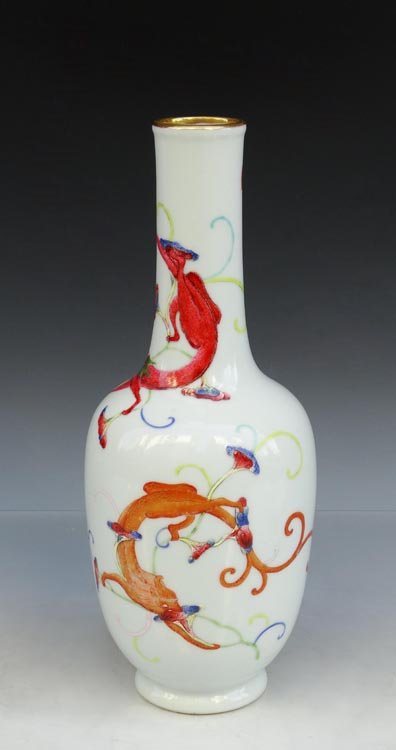 A Gilt Chinese Qing Famille Rose Dragons Porcelain Vase: 描金粉彩龙纹 A Gilted Chinese Qing Famille Rose Dragons Porcelain Vase with Qianlong Mark, Size: H*D 23*9cm