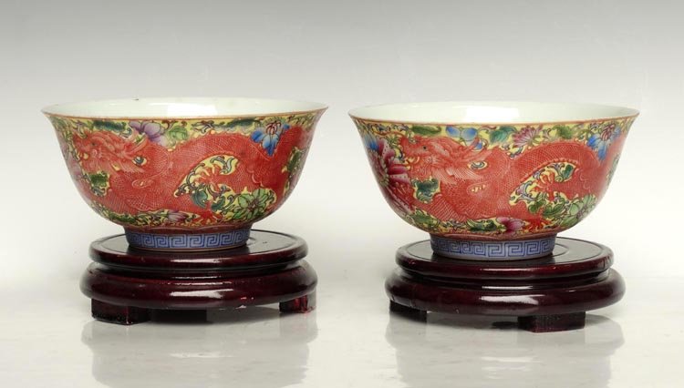 A Pair Fine Chinese Qing Famille Rose Porcelain Bowls: A Pair Fine Chinese Qing Famille Rose Dragon and Phoenix Porcelain Bowls with Yongzheng Mark, Size: H*D 7*16cm, Highly Important Item, Auction Classification and Museum Quality Guarantee.