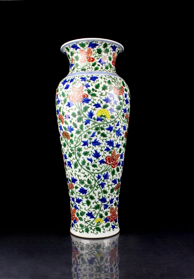 A Top Grade Chinese Ming B/W and Dou Cai Porcelain Vase: A Large Top Grade Chinese Ming Dynasty Period Blue White and Dou Cai Porcelain Vase, Auction Classification and Museum Quality Guarantee, Size: H*D 59*21cm.
