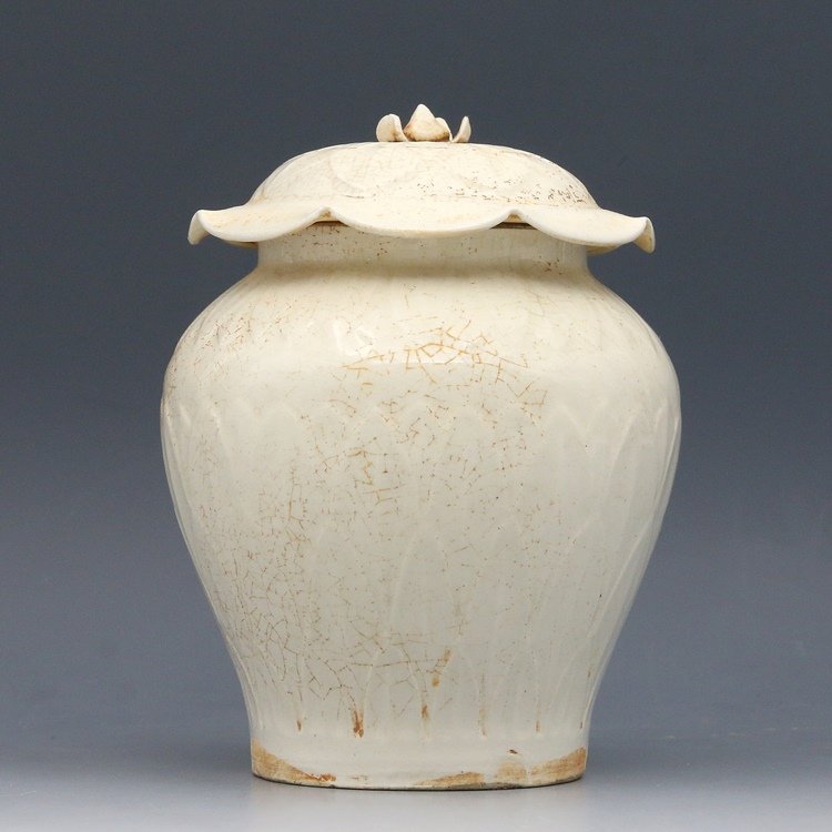 A Chinese Song Ding Kiln Moon White Glaze Porcelain Jar (1 of 8)