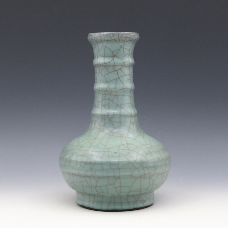 A Chinese Song Guan Kiln Tian Qing Glaze Porcelain Vase (1 of 5)