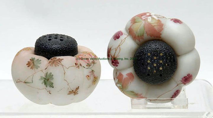 Mt. Washington Tomato Salt Shakers (Lot of Two) (1 of 1)