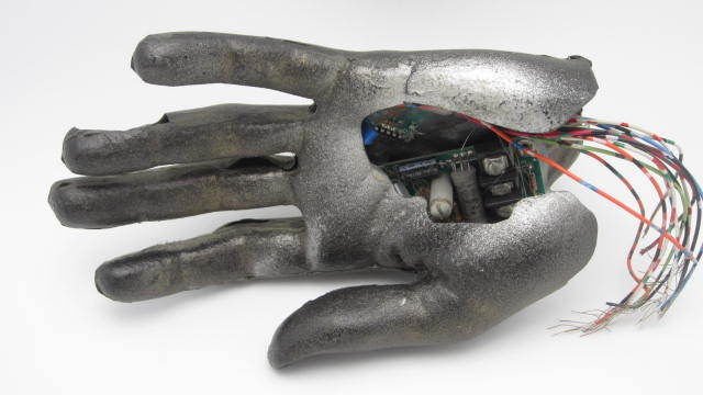 Movie Screen Prop Cyborg Hand from Speilberg's AI: Here is an ORIGINAL movie prop from the film AI: Artificial Intelligence. 1:1 scale hand used in the shooting of the film. A COA will accompany this movie prop.