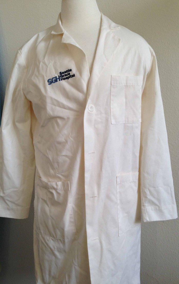 Greys Anatomy Screen worn White Coat: Greys Anatomy Screen worn White Coat with the Seattle Grace Hospital Logo on the Breast Plate. With COA.