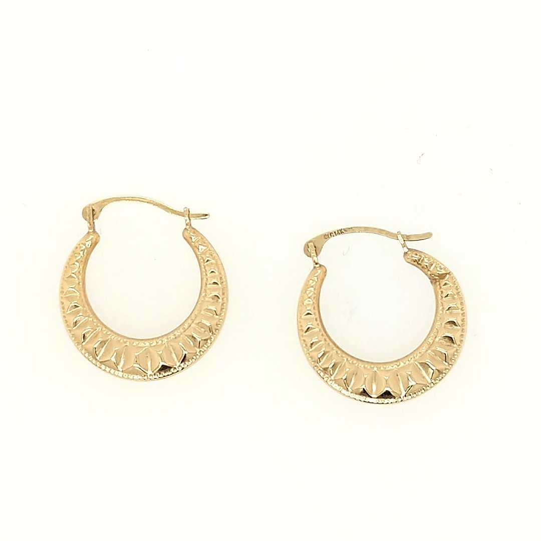 A small Pair of Gold hoops: Crafted in 14k yellow gold. 2.8mm width Size: 1/2" from top to bottom Weight: .4dwt