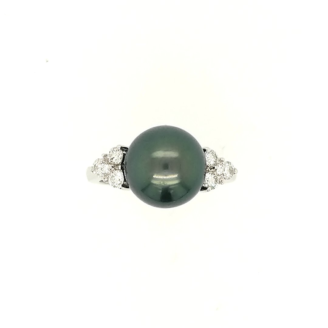A tahitian Pearl ring (1 of 5)